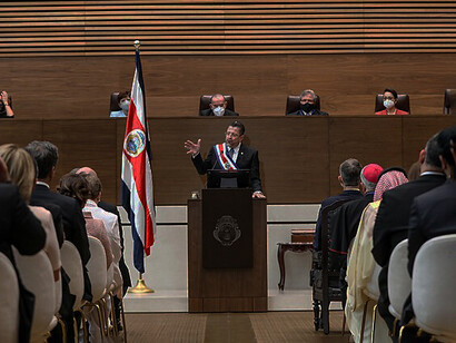 Rodrigo Chaves Robles, presidente de Costa Rica, ante la Asamblea Legislativa del 8 de mayo del 2022. Chavez Robles vivió 36 años fuera de Costa Rica, desempeñándose en el Banco Mundial en diferentes países