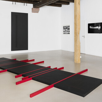 Dóra Maurer and Ryszard Waśko, exhibition view. Courtesy of Edition & Galerie Hoffmann