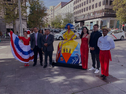 As he participates in the Menina Dominicana ceremony in Madrid, Spain, Díaz exemplifies the dedication and grace that have marked his distinguished career as both a journalist and diplomat