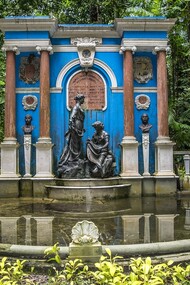 Bosque Rodrigues Alves, também conhecido como Jardim Botânico da Amazônia, localizado em Belém do Pará, Brasil. A cidade de Belém está caótica pois estão organizando a COP30 (Conferência das Nações Unidas sobre Mudança do Clima) que acontecerá na cidade no mês de novembro. Muitos projetos foram e estão sendo colocados em prática, portanto parques entre outros foram levantados. Empreendimentos lindos, que realmente enchem os olhos. Isso traz aquela desordem de “desarrumar para arrumar”, mas nada que atrapalhasse nossas idas e vindas pela cidade