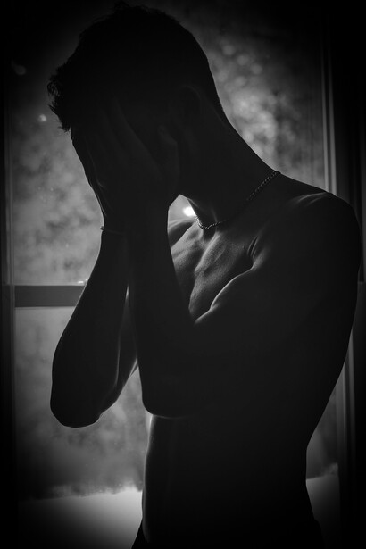 Estime de soi. Elle nous jette dans des addictions aussi destructrices qu'avilissantes