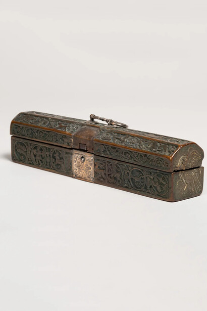 Casket with zodiac signs and other motifs, 1400s -1500s, later addition 1737/38. Courtesy of DIA