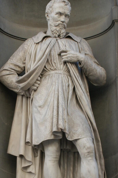 Statua di Michelangelo nel cortile degli Uffizi