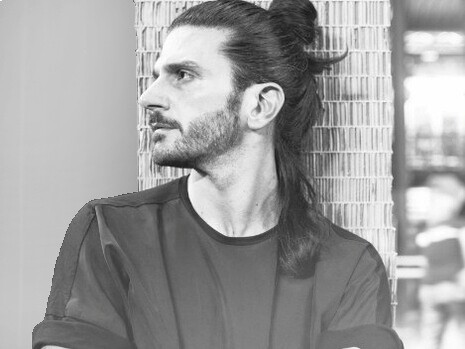 Considerato dalla critica “uno degli esponenti maschili di spicco della danza contemporanea odierna”, dal 2013 Giuseppe Spota ha deciso di dedicarsi alla coreografia © Nadir Bonazzi