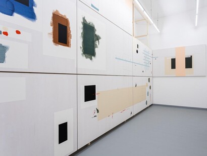 Tilo Schulz, Endless canvas, exhibition view. Courtesy of acb Gallery