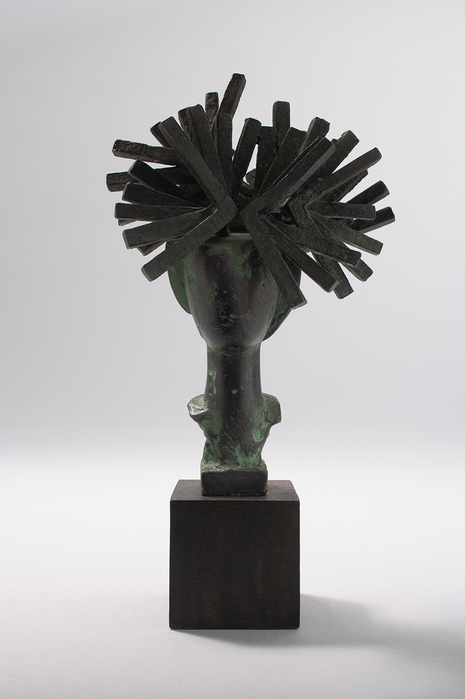 Valdés, Dama de Barajas III, 2004, Bronze, 20,5 x 10,5 x 6,5 cm © Galerie Maeght, Paris