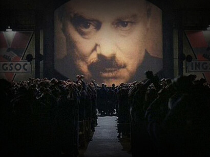 Fotograma de la película '1984', una ficción británica de utopía pesimista dirigida por Michael Radford, y basada en la novela homónima de George Orwell