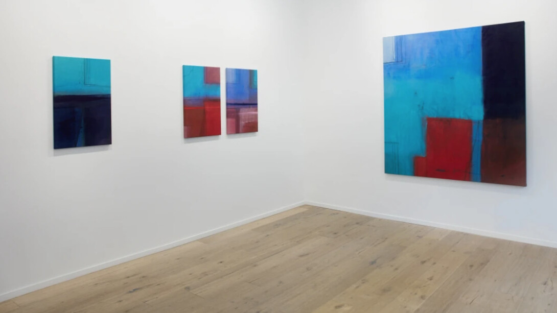 The Woman Who Walks With Me. Courtesy of Galeria Nara Roesler