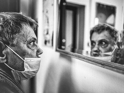 Nadie permanece inalterado ante las fotos de Valerio Bispuri, nadie vuelve a ser el mismo después de haberlas visto, sentido, tocando una realidad que es parte de nuestra historia cotidiana (Fotografía: Valerio Bispuri)