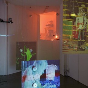Tony Oursler, Exhibition view. Courtesy of Galerie Mitterrand