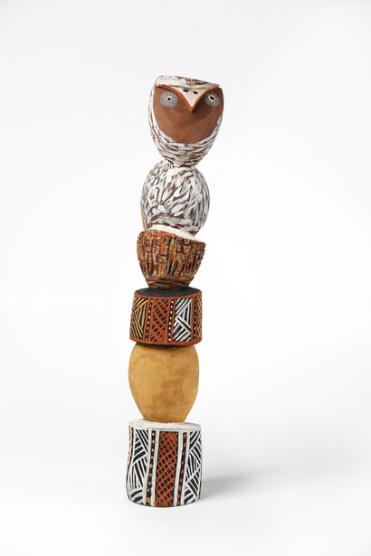 David Tipuamantumirri, Jurrikukuni tutini (Boo-book owl pole) (detail). Courtesy of Outstation Gallery