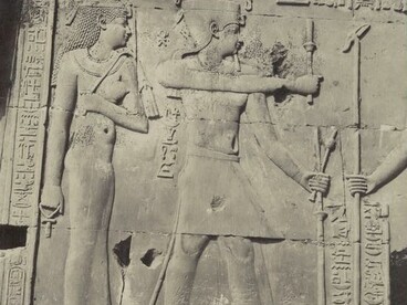 Cleopatra e Tolomeo, bassorilievo nella città di Kom Ombo, Egitto