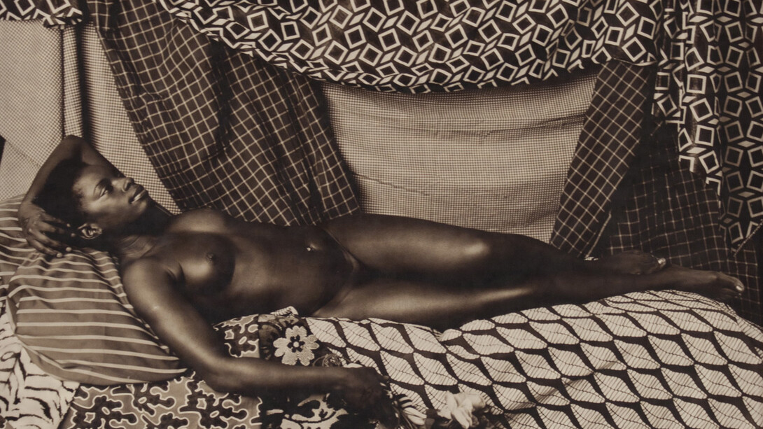 Mickalene Thomas, Courbet 5 (Marie: Relaxing), 2011, Polaroid, 61 x 50,8 cm (24 x 20 in.), 88,3 x 79,4 cm (34 3/4 x 31 1/4 in.), encadré, Courtesy Galerie Nathalie Obadia, Paris/Bruxelles