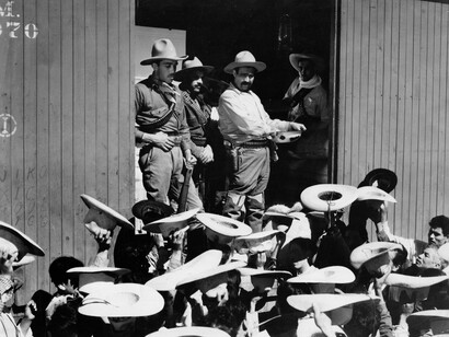Escena de "Vámonos con Pancho Villa" (1935), de Fernando de Fuentes