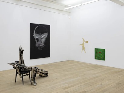 Various artists, Shifting, exhibition view. Courtesy of Galerie Peter Kilchmann