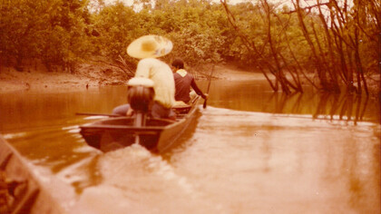 Navigazione lungo il Rio Ucayali, Perù