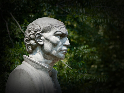 Estatua en honor al científico y filósofo Roger Bošković