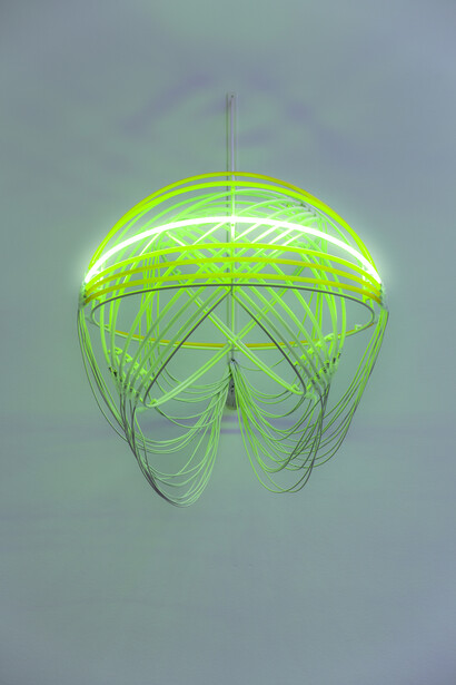 Carsten Höller, 
Half Clock, 2014,
Installation view: Carsten Höller: LEBEN, TBA21–Augarten, 2014
© 2015 Carsten Höller. Courtesy the artist and TBA21 Collection,
Photo © Attilio Maranzano / Bildrecht, Vienna, 2014
