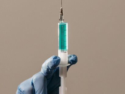 Vaccin contre la rage. Pasteur ouvre avec la vaccination de plus en plus maitrisée le chantier de l’immunologie