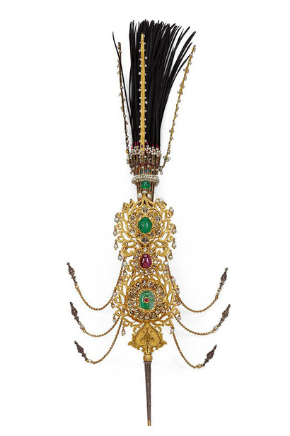 Immensely adoring emerald. Courtesy of the State Hermitage Museum