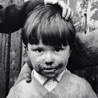David Peat
Grubby boys with two hands Limited edition of 50
Silver gelatin print
13.5 x 19.5 ins (34 x 50 cms)
