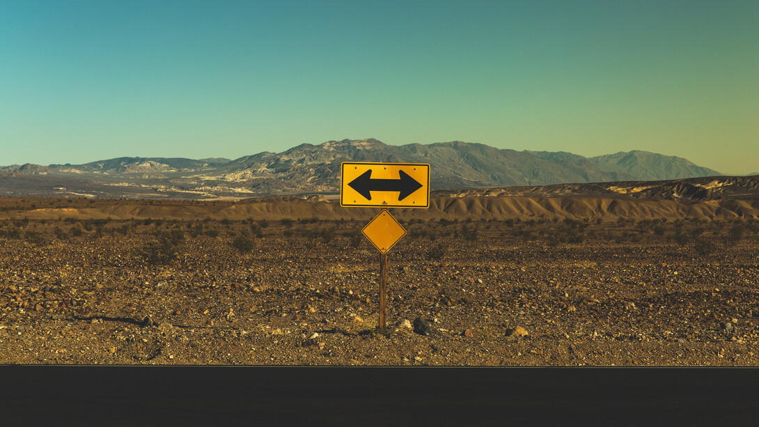 Los sesgos cognitivos son atajos que toma nuestra mente, formas de pensamiento rápidas e intuitivas