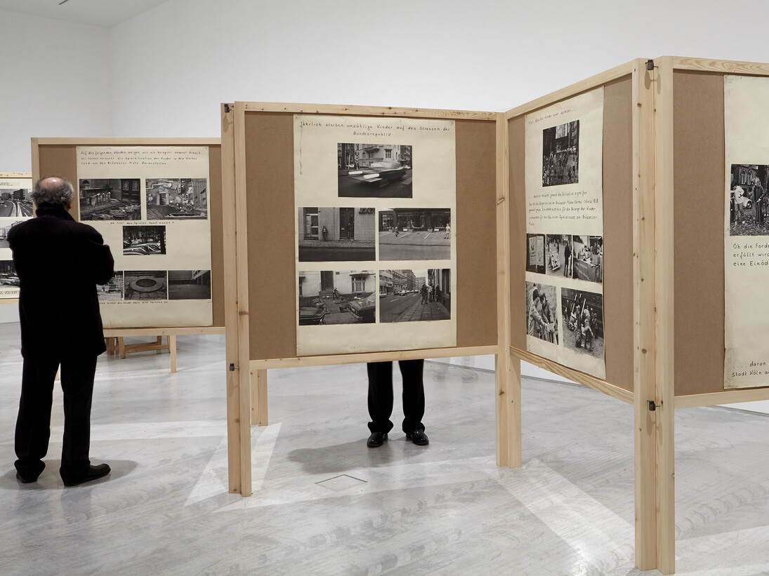 Vista de sala de la exposición Aún no. Joaquín Cortés/Román Lores