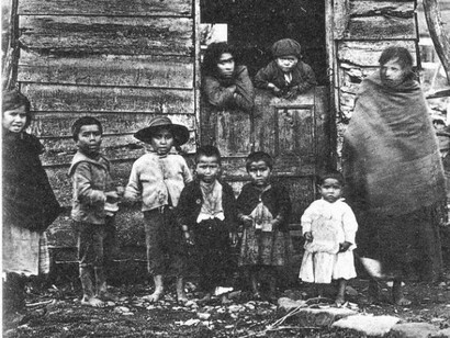 Fotografía antigua de una familia de la Patagonia