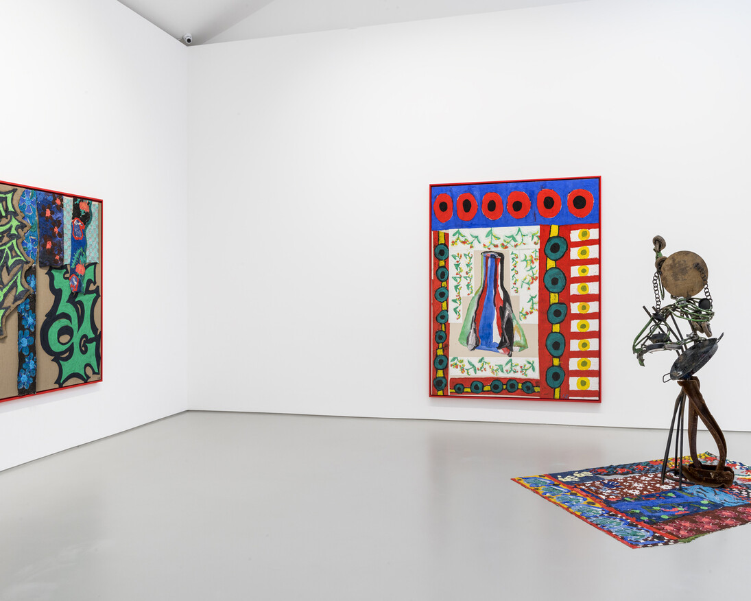 Ida Ekblad, Exhibition view. Courtesy the artist and Galerie Max Hetzler, Berlin | Paris. Photo : Charles Duprat