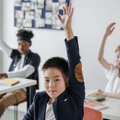 O ensino que se realiza tendo o aluno um professor particular somente para ele não é uma realidade para todas as classes econônimcas