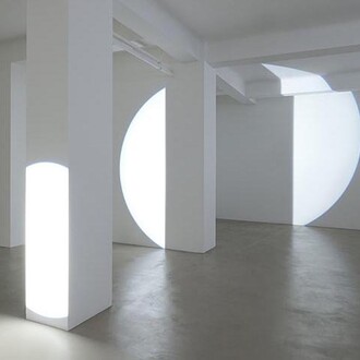 Michel Verjux, Tout ou partie, veduta della mostra. Cortesia di A arte Invernizzi