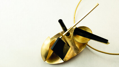 Alberto Zorzi, Metropolis, collier con pendente in oro giallo 750 e onice, 2021