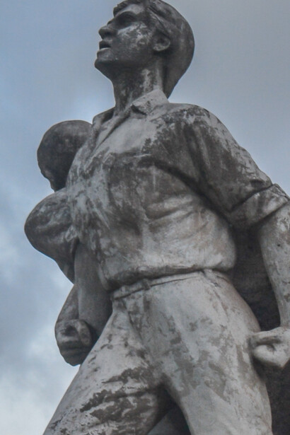 Escultura conmemorativa antiterrorista de Raju, Bangladesh, Shaymol Chowdhury, 1997