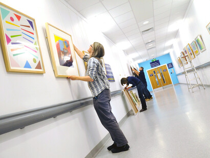 Queen Elizabeth Hospital – Hanging the exhibition