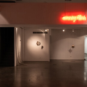 Various artists, trifles and troupes, everything lies under the surface, exhibition view. Courtesy of the Blender Gallery