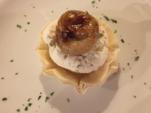 Cestino di pasta fillo con Salignun e fico caramellato 