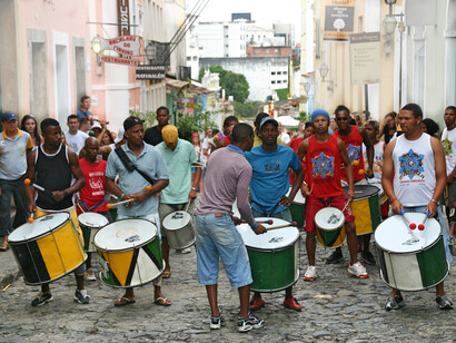 Joueurs de tambour, 16 R. Inacio Acciole - Salvador, Brésil, 13 novembre 2005. Photo de Pierre André Leclercq 
