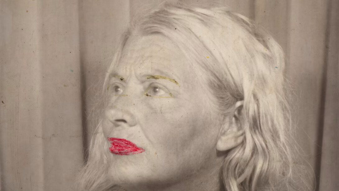 Lee Godie, Lee and cameo / on a chair / Sincerily / Lee Godie (detail), 1970s. Courtesy of Art Institute of Chicago