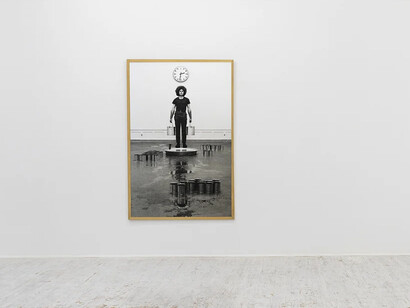 Klaus Rinke, Prototype – Photographs from the seventies, veduta della mostra. Cortesia di Thomas Brambilla