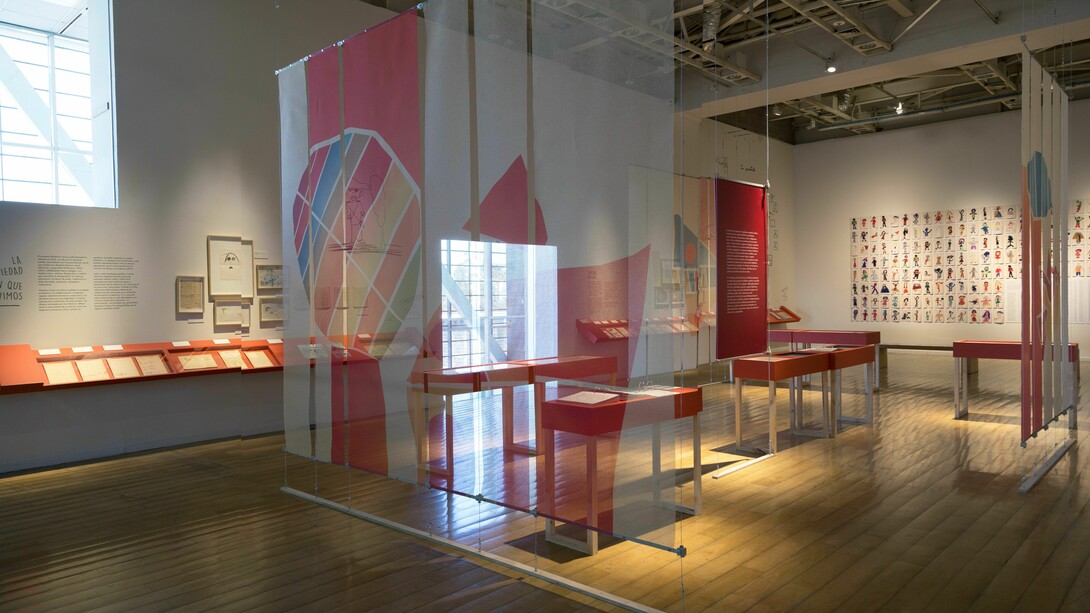 El tiempo entre nosotros, vista de exhibición. Cortesía del Museo de la Memoria y los Derechos Humanos