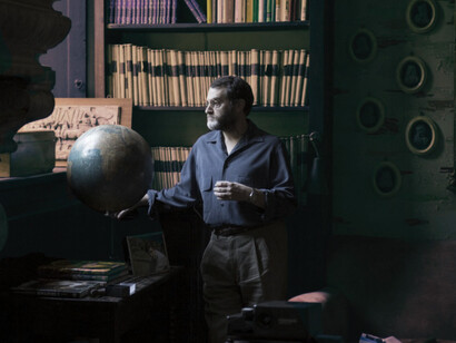 El espectador no solo observa, sino que se ve afectado por la intensidad de la historia, como si las emociones de los protagonistas se volvieran propias