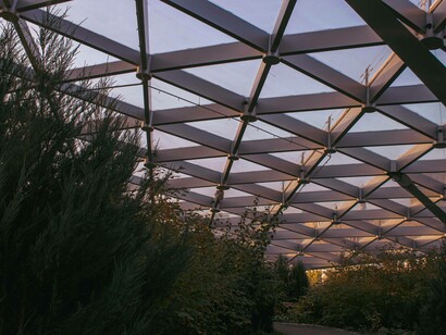 Greenhouse technology for growing agricultural produce