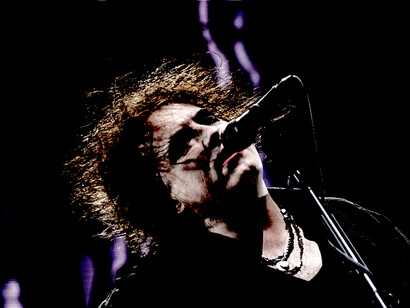 Robert Smith, líder de The Cure, la banda que protagonizó la última jornada del festival 