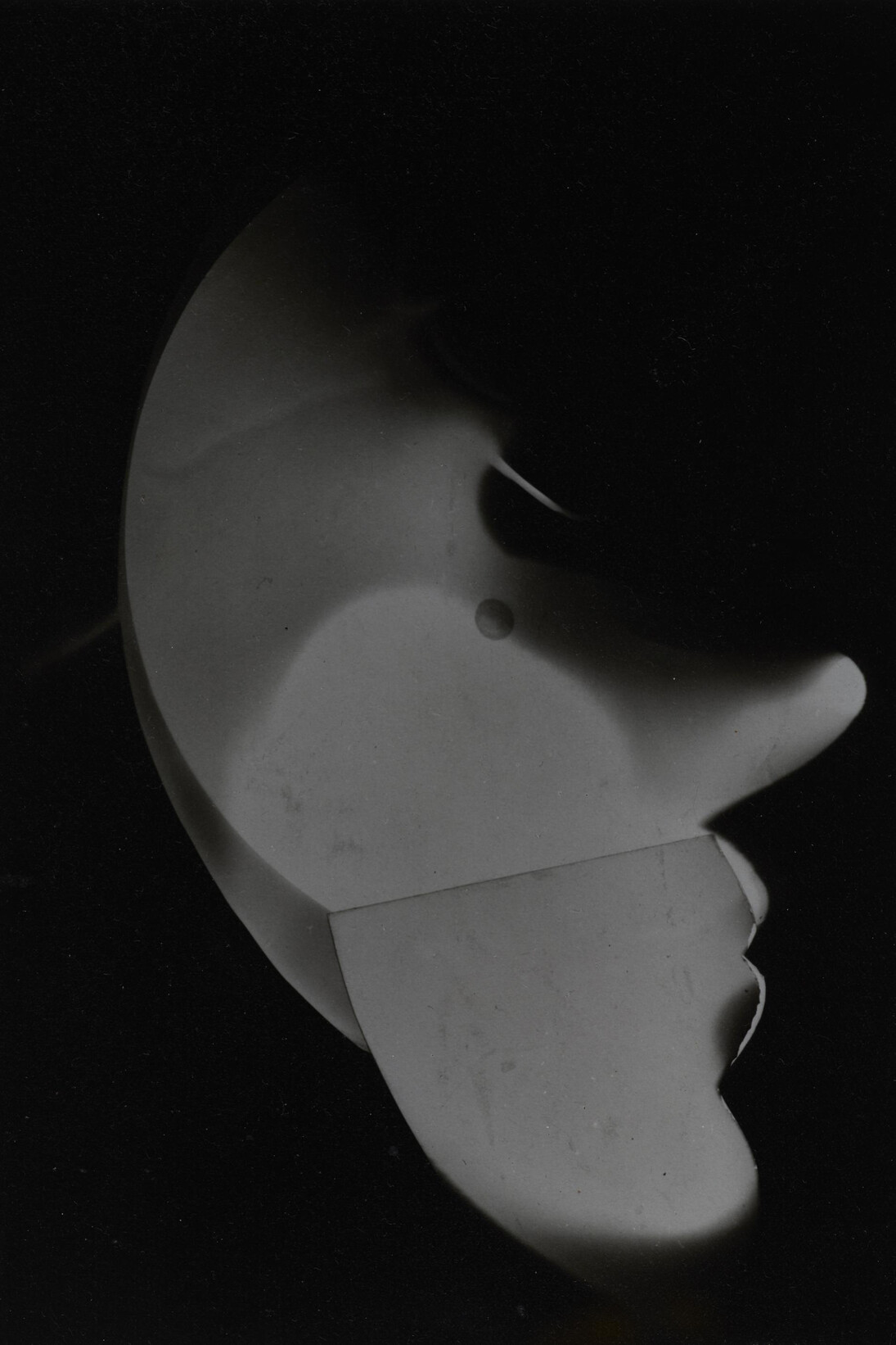 László Moholy-Nagy: Untitled (Self-portrait), 1926. Photogram, brom gelatin silver print. Museum Folkwang.