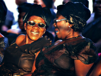 Ghana – Donne durante un funerale Ashanti, foto Sergio Pessolano