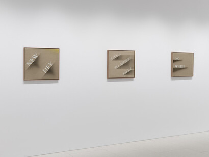Ed Ruscha, Says I, to myself, says I, exhibition view. Courtesy of Gagosian 