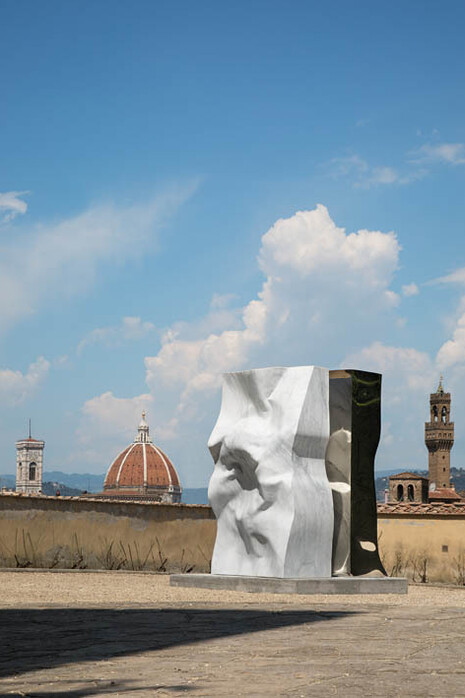 Symbiosis, 2016. Acciaio e marmo, 330x190x110, corpo di guardia dell'Anfiteatro - Giardino di Boboli