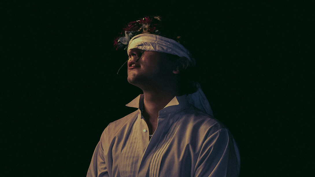 Desde os primórdios, o desejo de pertencimento molda a sociedade. As marcas utilizam arquétipos como a pessoa comum, o amante e o bobo da corte para criar identificação e se conectar emocionalmente com o público