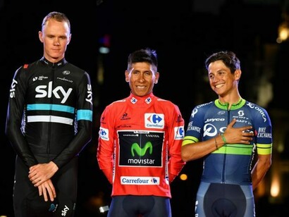 El pódium de la última Vuelta a España: Nairo Quintana flanqueado por Froome y Chaves
