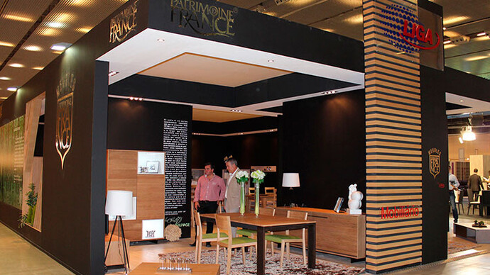 Expositor en el Showroom del mueble de Barcelona